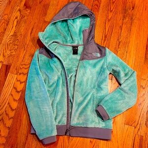 EUC north face size small osito hooded jacket.